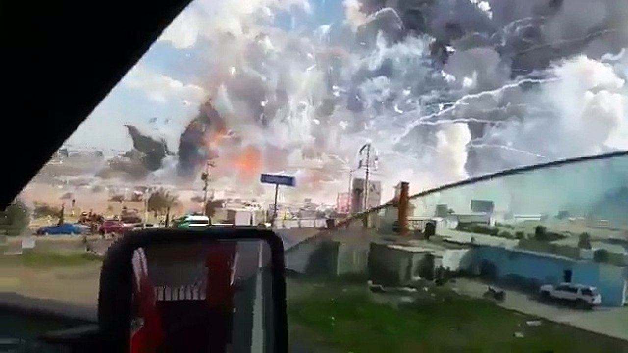 Impresionante explosión en un mercado pirotécnico en México