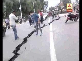 nepal earthquake road crack