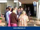 Delhi: Sonia Gandhi, CM Sheila Dikshit cast vote