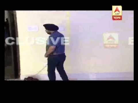 Rajpal Singh's shoes are tied by security at Naabanna