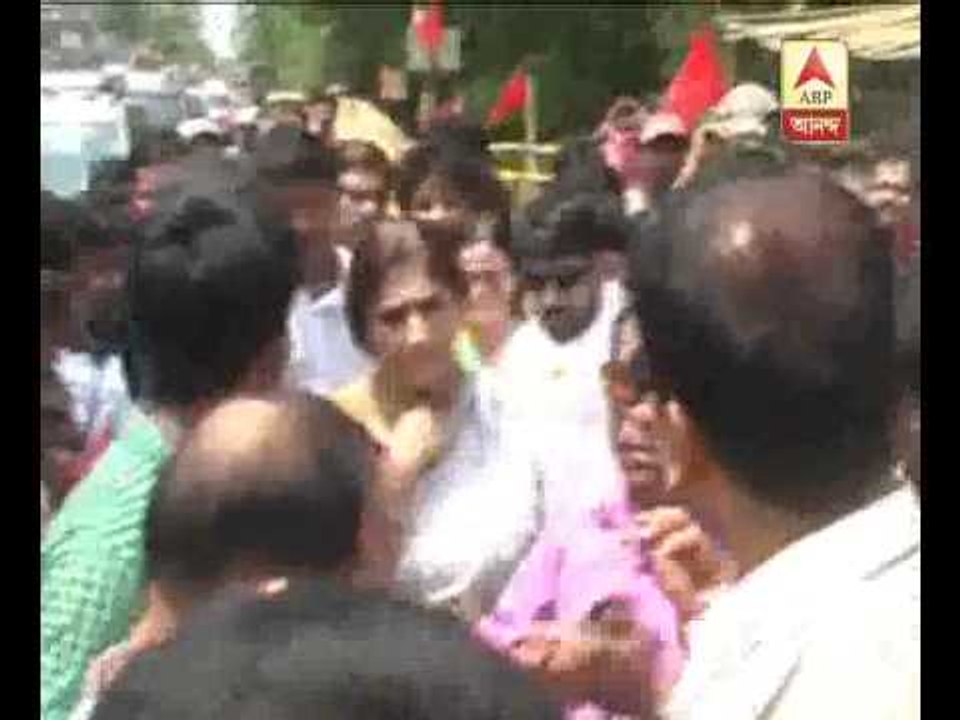Police prevented BJP leaders Rupa Ganguly and Jayprakash to enter at Pingla village