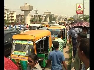 Road blocked at Mandirpara of bypass after bus run over a girl student
