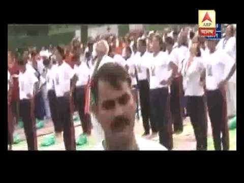 PM Modi practices Yoga on Rajpath in Delhi on International Yoga day