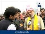'Duplicate Modi' arrives in Meerut rally to see real Modi