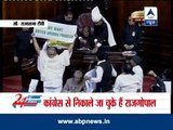 Ruckus in Parliamanet over Telangana Bill:  Pepper spray used, knife brandished by MPs
