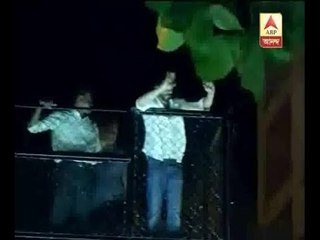 Birthday celebration of Shahrukh Khan at the midnight in front of Mannat