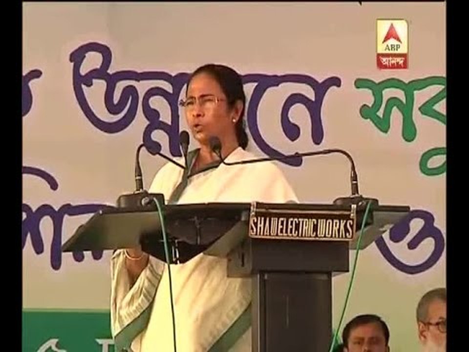 Mamata attacks centre on flood relief Issue