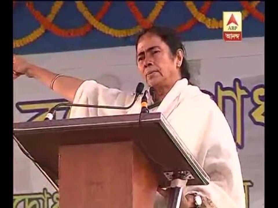Mamata attacks centre