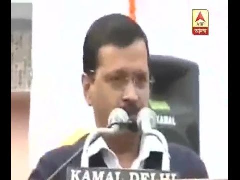 AAP Sena's woman worker throws ink on Arvind Kejriwal's face during odd-even rally