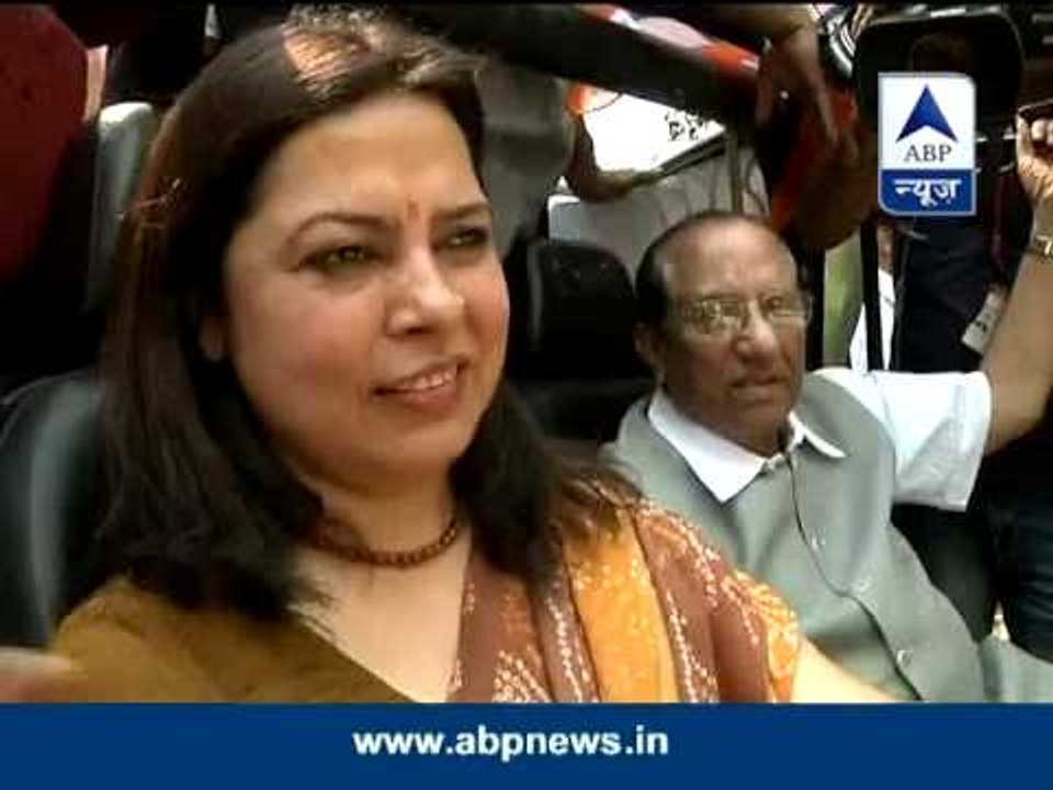 BJP candidate Meenakshi Lekhi drives to nomination without seat belt