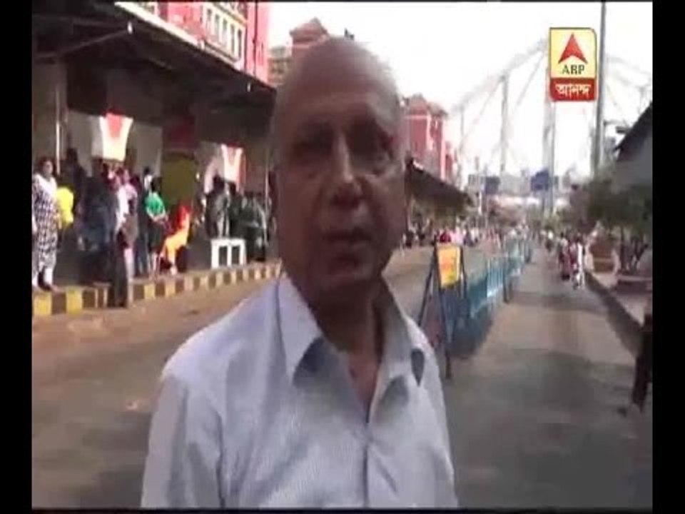 passengers at howrah station suffers due to taxi strike