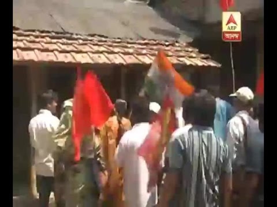 Cong-left workers move on demanding vote for alliance candidate at uluberia