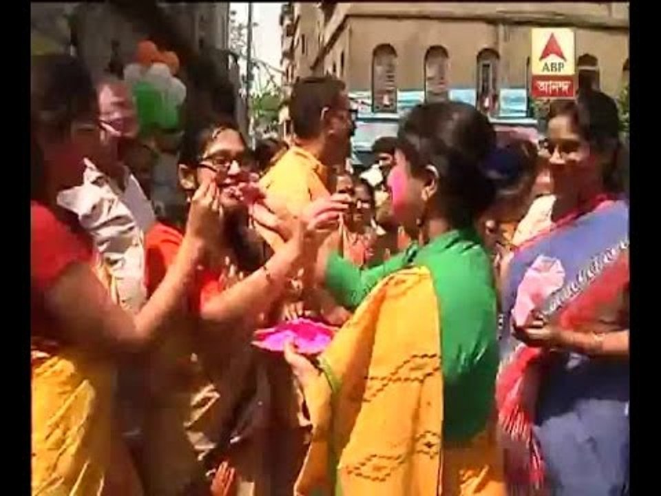Trinamul candidate Sashi Panja celebrates Holi along with poll rally