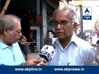 What is locals of Varanasi discussing about election?