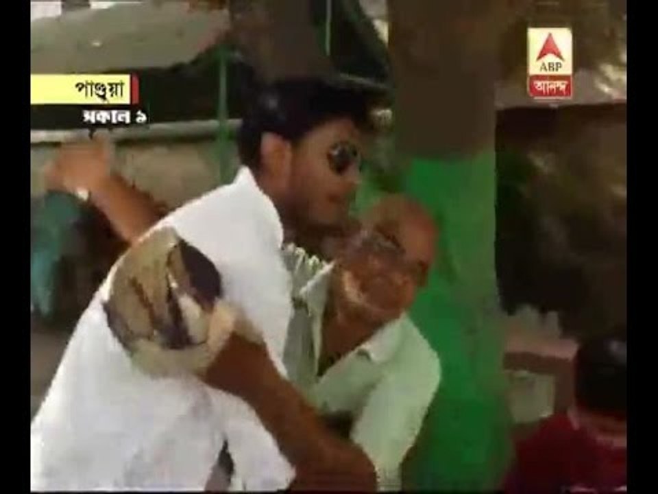 Bengal Poll 6th phase: Rahim Nabi allegedly tries to influence voters in a booth