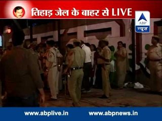 Kejriwal in jail, AAP supporters protest outside