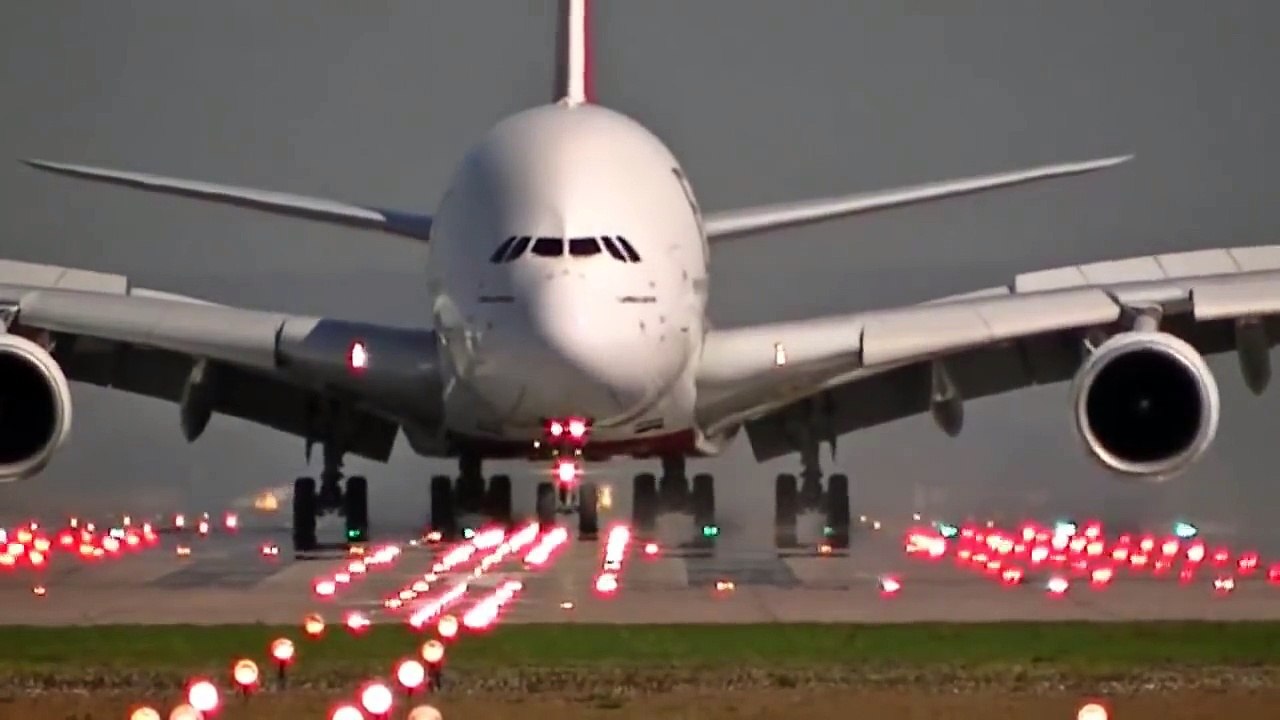 ✈️_The_Biggest_Passenger_Airplane_in_The_World_✈️