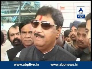 After Smriti, Congress targets Munde on educational qualification