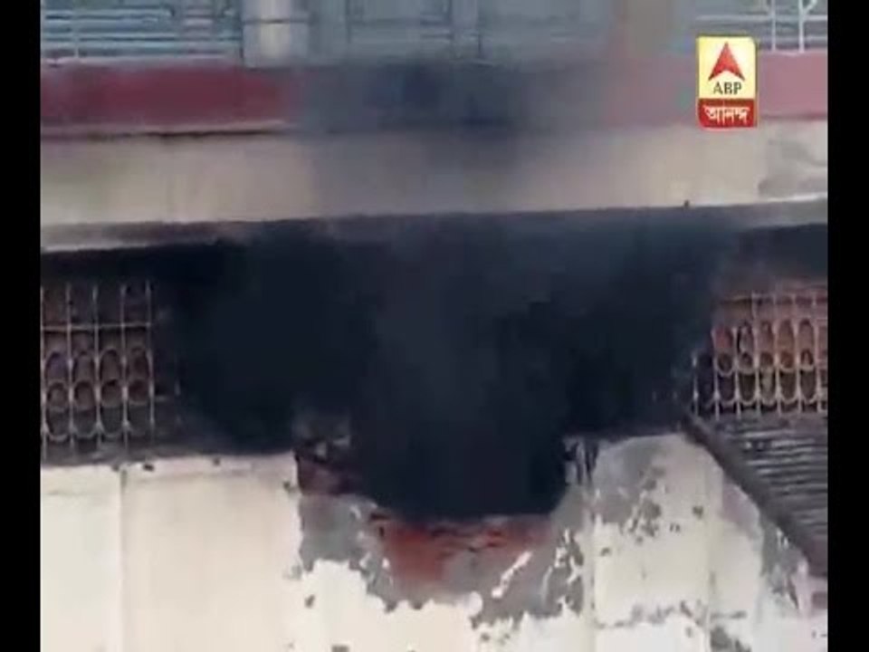Fire breaks out at a shopping complex in Malda