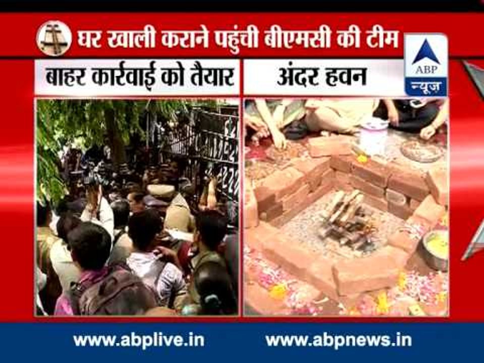 Campa Cola residents refuse to open gate for BMC officials