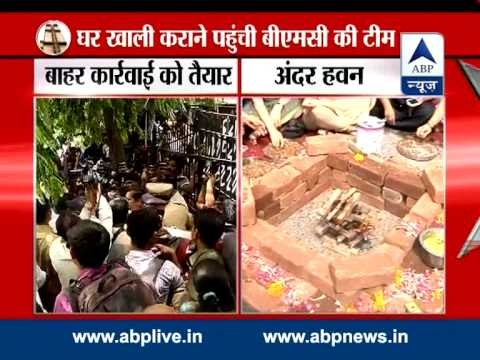 Campa Cola residents refuse to open gate for BMC officials