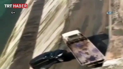 Kamyon cipi böyle nehre düşürdü