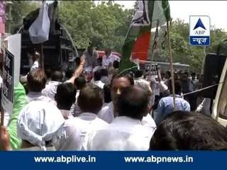 Protests against govt over rising prices in Delhi, Bangalore and Allahabad