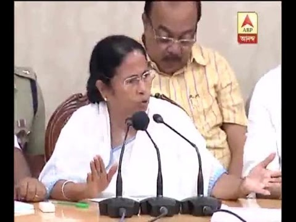 Culprits of destroying police vehicles shall be liable to pay compensation, saya Mamata