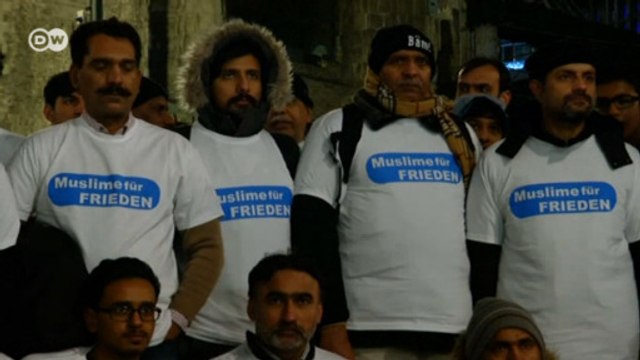 Muçulmanos de Berlim homenageiam vítimas de ataque à feira de Natal