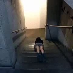 شوف شكون لقاوها سكرانة ميتة فالدروج ملا فضيحة