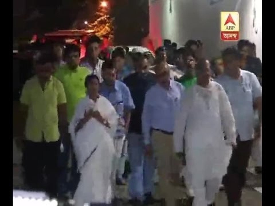 mamata visits Belle Vue Clinic at night to obse...