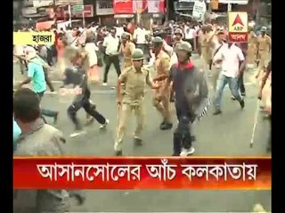BJP supporters clash with police at Hazra while protesting assault on Babul Supriyo
