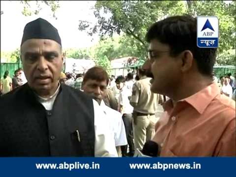 Congress defector Jagdambika Pal dons RSS cap