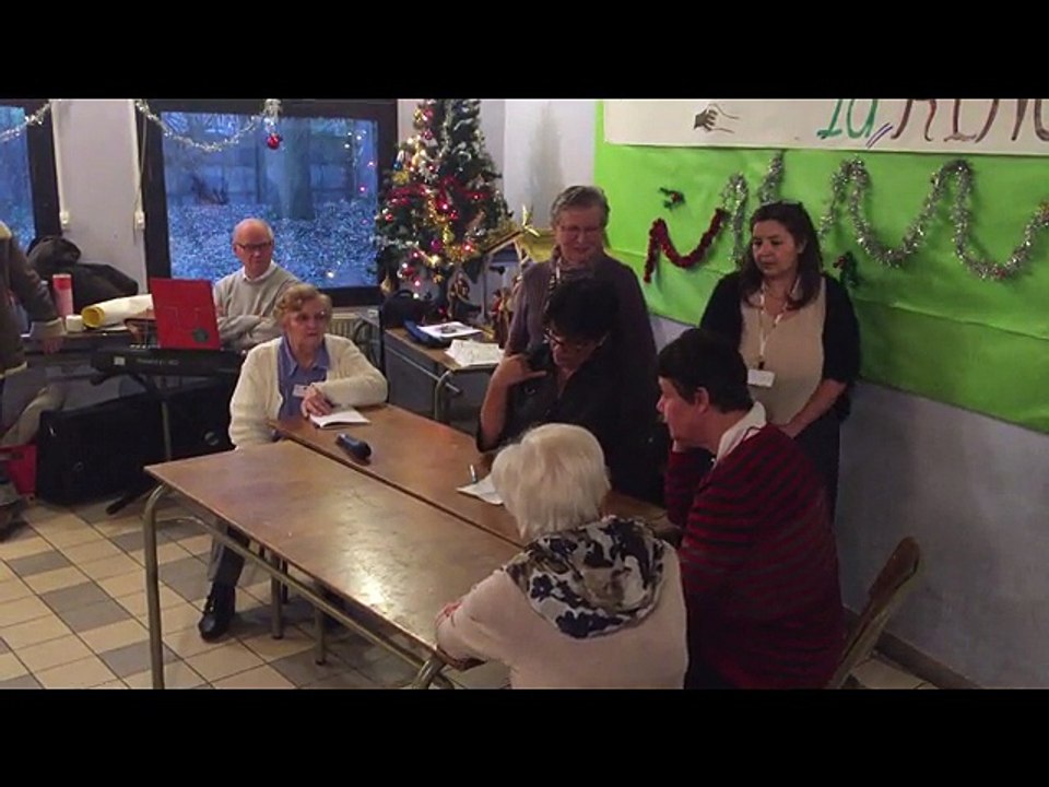 Sketch de la porte bloquée Noël en Mission Ouvrière Roubaix 2016