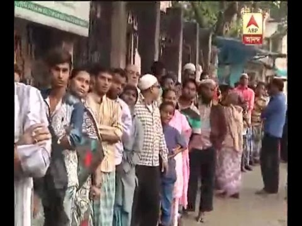 Demonetisation effect: Long queues, restless customers outside ATM