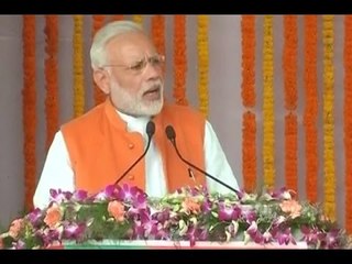 PM Modi targets Mayawati's money garland while speaking in Ghazipur