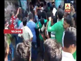 Tải video: Demonetisation Effect: Scuffle outside the bank at Liluah