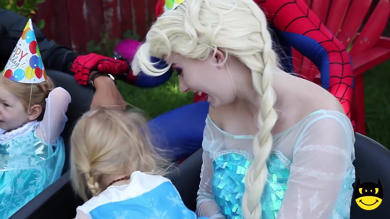 Frozen Elsa’s present STOLEN BY BABY SANTA! w Spiderman Joker Car Maleficent Toys