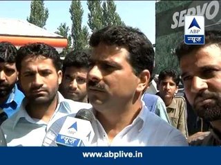 J&K Flood l Huge crowd at petrol pumps in Srinagar