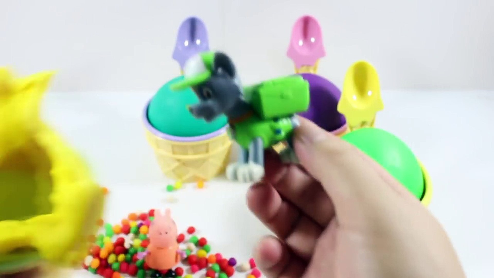 ⁣Peppa Pig and Play DOh! - Kinder Surprise Eggs Pet Shop Peppa & MInios Toys