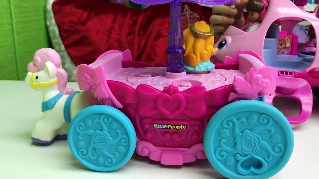 LITTLE PEOPLE DISNEY PRINCESS CARRIAGE & AIRPLANE Huge Surprise Egg Opening The Little Mermaid Ariel-37uWYm3mCKQ