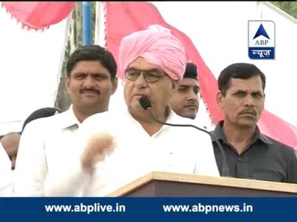 Vegetable seller sells tomatoes in halves under Modi regime: Hooda