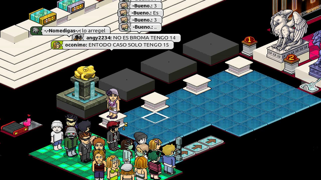 virginia lago participa en un juego de habbo ES