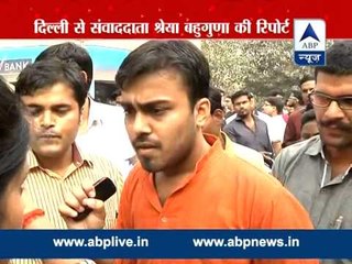 Delhi l Police disrupt 'Kiss of Love' event held near RSS headquarters