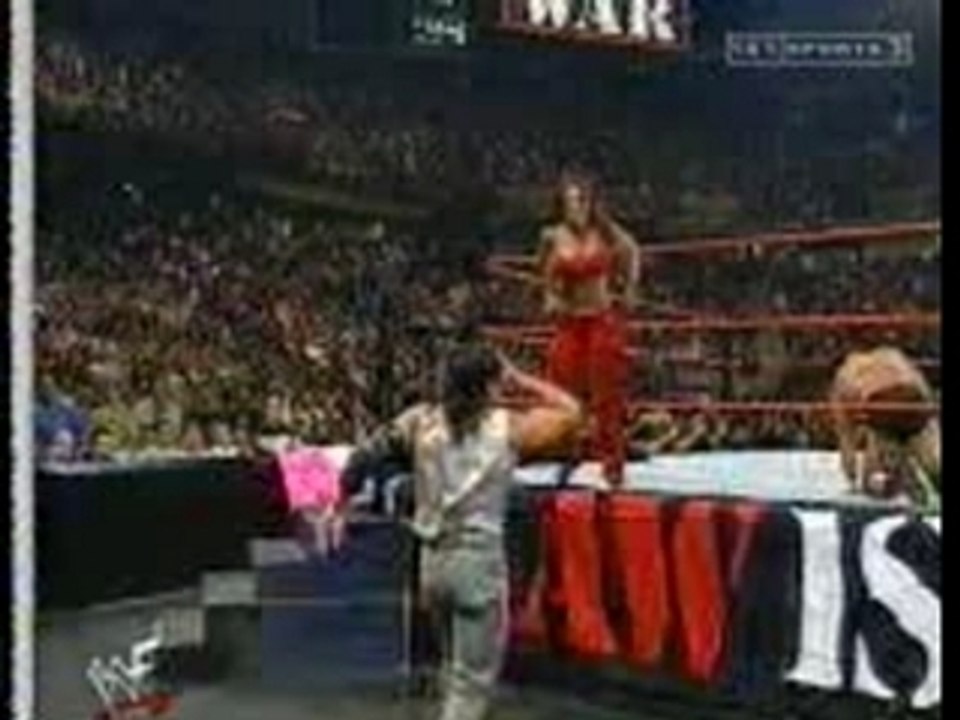WWE - Eddie Guerrero Powerbombs Lita