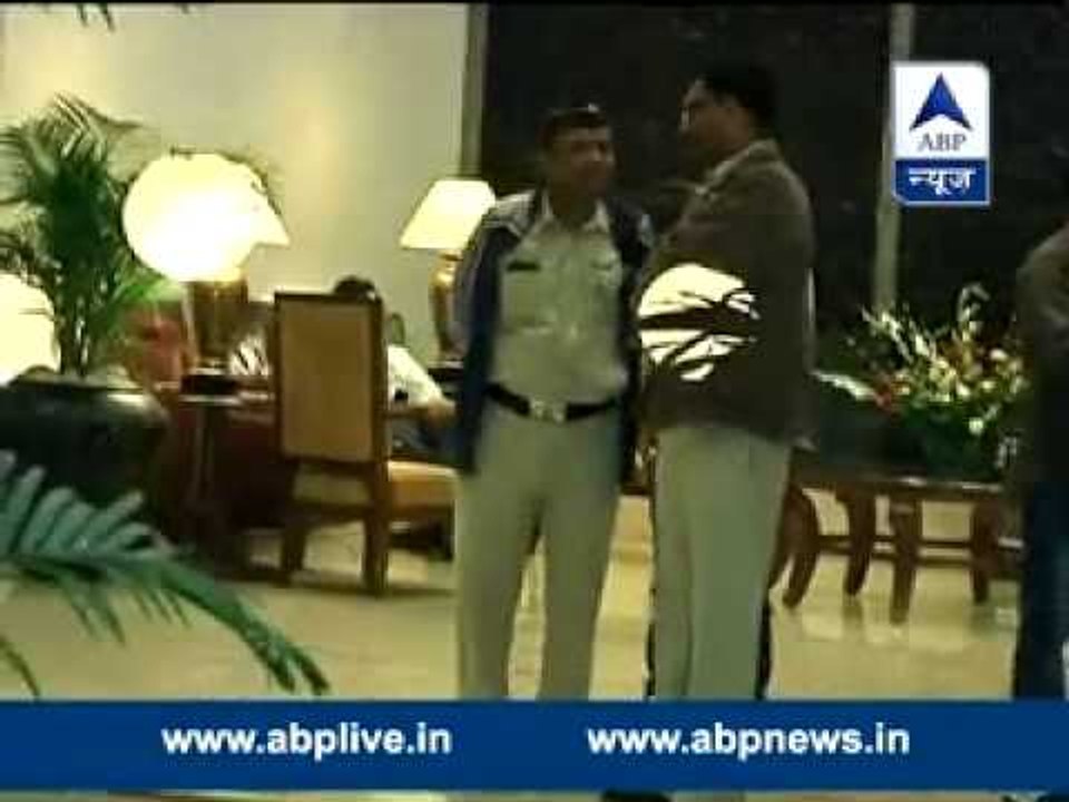 Farah's high decibel b'day bash faces cops musi...