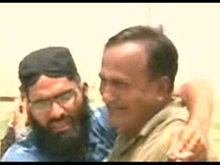 Karachi bleeds: Terrorists open fire at people in a bus
