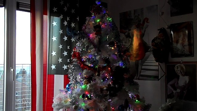 a cause des garcons . a cause des garcons .