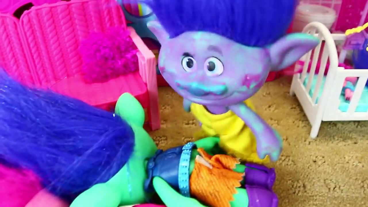 TROLLS KIDNAPPED! Poppy & Branches Baby Dolls Stolen By Evil Creek Funny Doll Parody DisneyCarToys