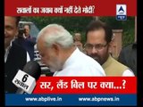 Why does not the Indian PM Narendra Modi answer the questions of reporters?